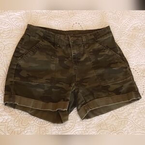 Time and Tru mid-rise camouflage shorts